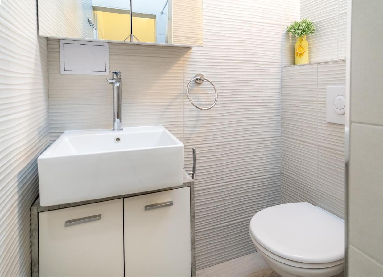 Apartment Tomas Спліт Екстер'єр фото
